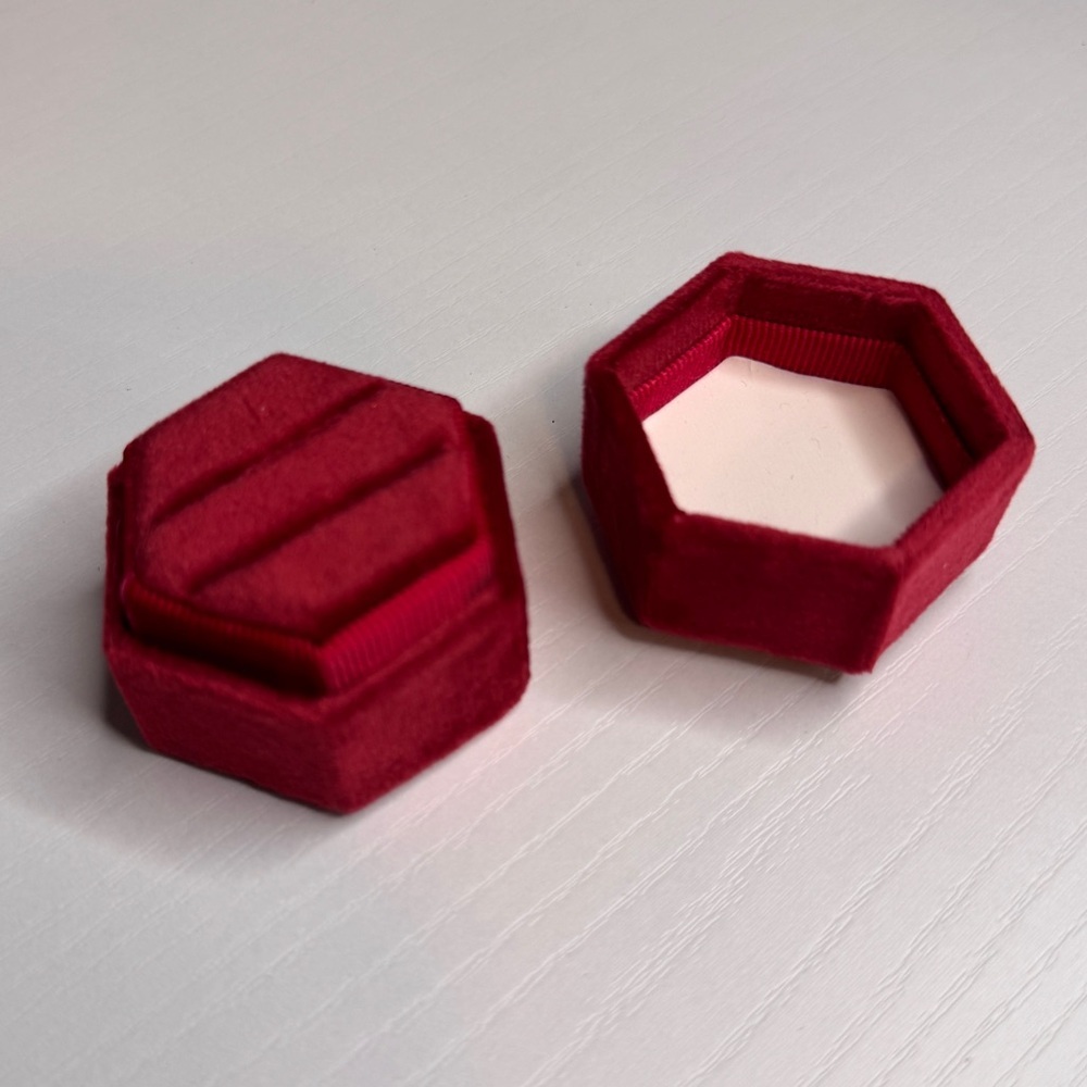 Red Velvet Hexagonal Ring Box - Picture 3 of 5